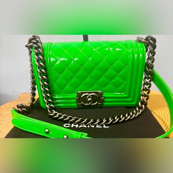 Chanel Green Quilted Patent Leather Flap Boy Bag - Picture 8 of 13